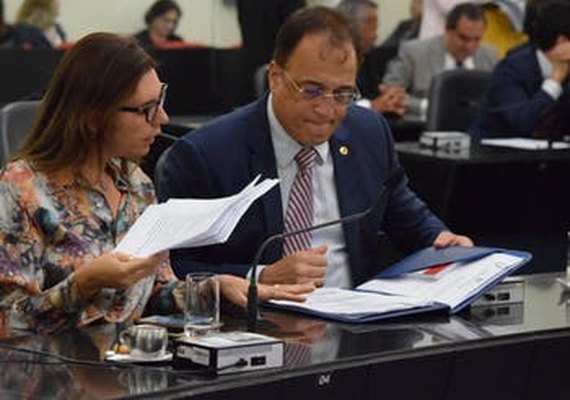 Deputados cobram do governo do Estado pagamento a fornecedores do Programa do Leite