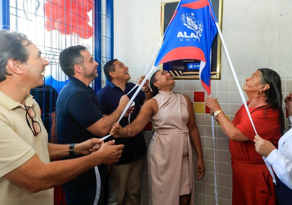 Governador de AL entrega escola e sobrevoa obras de hospital e duplicação em Palmeira dos Índios