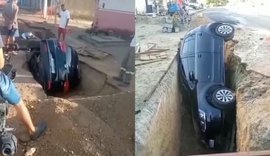 Trecho de rua é interditado após carro cair em escavação na parte alta de Maceió