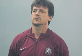 Corinthians perde titular para clássico com Santos após cartão amarelo