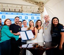 Governador assina ordem de serviço para construção de Creche Cria e escola no Campus da Ufal