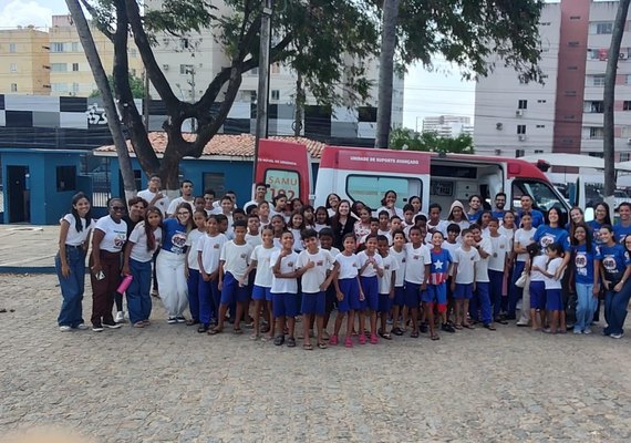 Samu nas Escolas orienta estudantes de Maceió sobre primeiros socorros