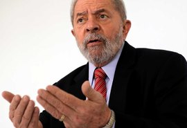 Em carta, Lula diz que golpe quer tirá-lo das eleições