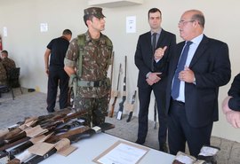 Corregedoria entrega 200 armas e quase 3 mil munições ao Exército