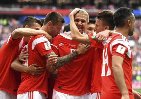 Rússia surpreende com show de reservas e goleia Arábia Saudita