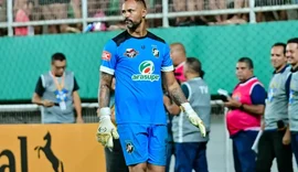 Patrocinadora rompe contrato com Vasco-AC após polêmica com goleiro Bruno