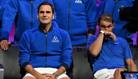 Roger Federer se despede das quadras, emocionado, em partida ao lado de ' Rafael Nadal'