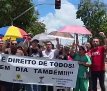 Profissionais do Hospital Veredas bloqueiam parte de via em protesto contra salários atrasados