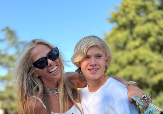 Adriane Galisteu enfrenta despedida emocionante do filho em nova etapa na Suíça