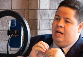 Secretário de comunicação Ítalo Ghilardi recebe título por assiduidade à frente da pasta