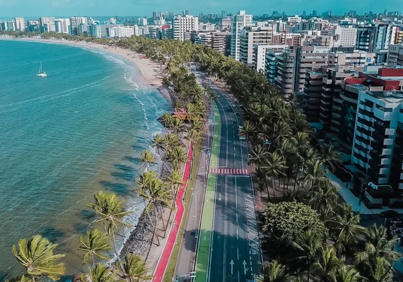 Entidades se manifestam contra decisão da Prefeitura de Maceió que proíbe estacionamento na orla