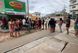 Banca anuncia figurinhas da Copa e gera fila em Arapiraca