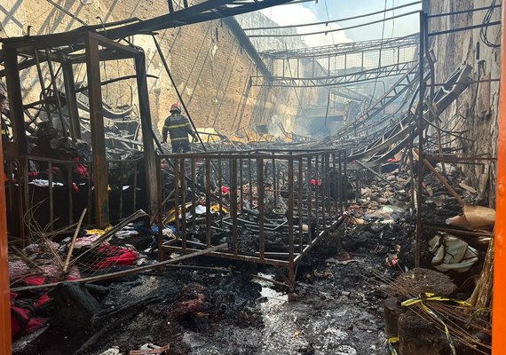 Incêndio destrói loja Imperador no centro de Maceió; veja imagens