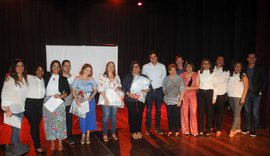 Educação homenageia professores destaques