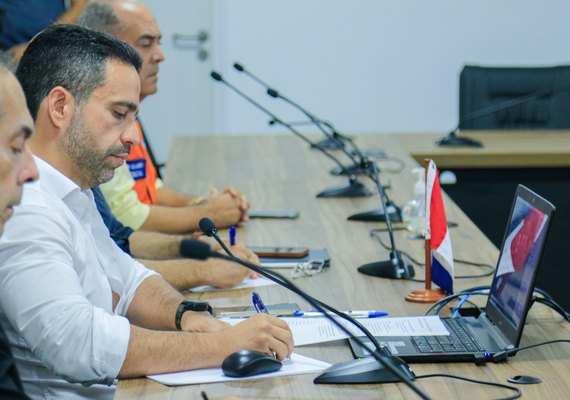 Governador anuncia auxílio de R$ 2 mil a desabrigados e desalojados pelas chuvas