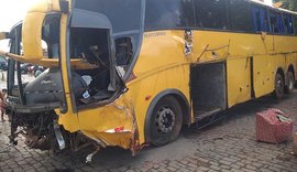 Acidente de ônibus com alagoanos deixa uma pessoa morta