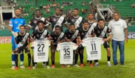 Time de goleiro Bruno homenageia jogadores presos por estupro