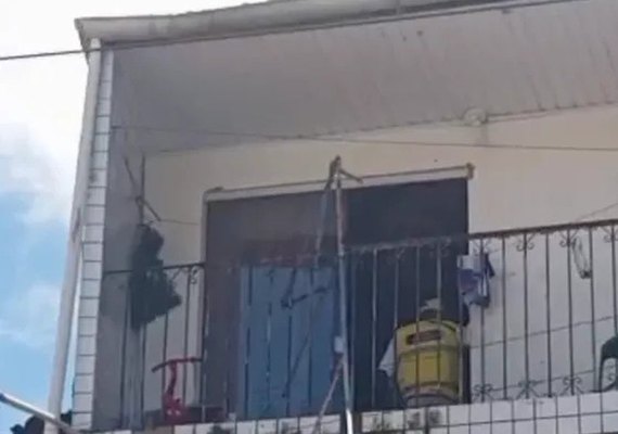 Mulher morre ao sofrer descarga elétrica limpando varanda em Maceió