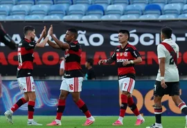 Flamengo empata com River Plate em amistoso disputado em Portugal