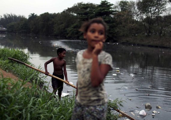 Seis em cada dez crianças vivem em situação precária no Brasil