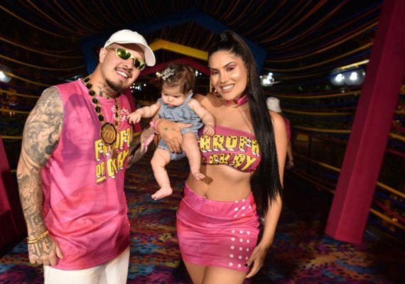 Influenciadora é criticada por levar bebê à Farofa da Gkay