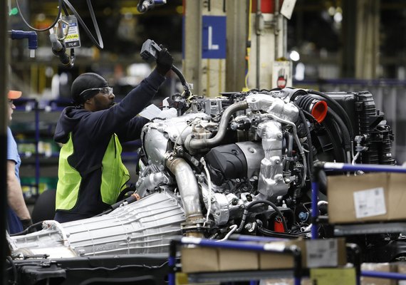 Indústria brasileira recua 0,2% de outubro para novembro de 2021