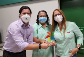 Pindorama é agraciada com troféu por gestão exemplar do Programa Jovem Aprendiz