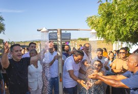 Governo leva água encanada ao povoado Lagoa do Mato dos Lopes, em Palmeira dos Índios