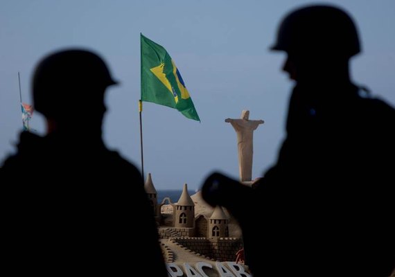 Forças Armadas abrem cinco concursos com salários de até R$ 8 mil