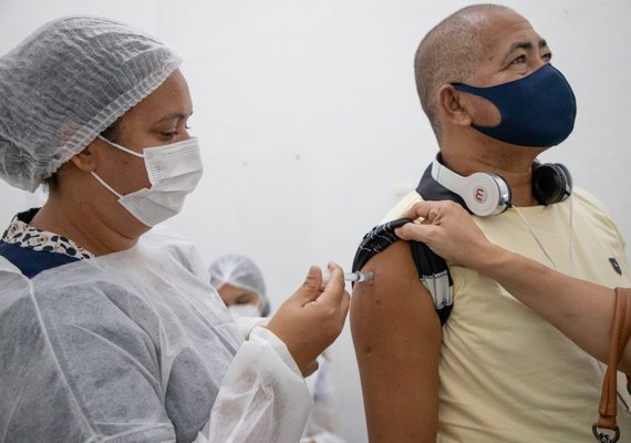 Maceió: Jovens de 25 anos poderão se vacinar contra a Covid a partir das 14h desta quinta (5)