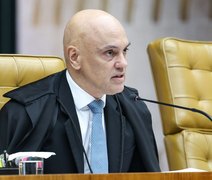 Moraes dá 10 dias para PF ouvir Flávio Bolsonaro em investigação por calúnia