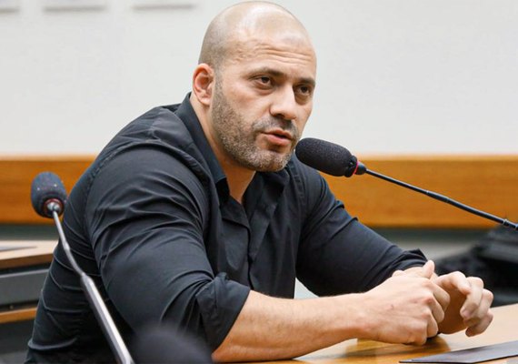 Ministro concede prisão domiciliar para o deputado Daniel Silveira