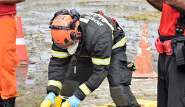 Corpo de Bombeiros socorre vítima de colisão entre moto e bicicleta em Maceió