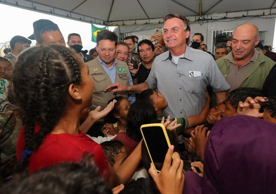 Em visita a Venezuelanos Bolsonaro recicla discurso de medo