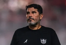 Eduardo Barroca é acusado de injúria racial e se manifesta após classificação