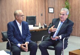 Presidente do TCE/AL recebe prefeito de Arapiraca