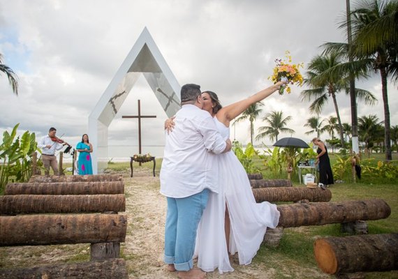 Turistas percorrem mais de 2.500 km para casar na Capelinha de Jaraguá