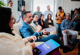 Governador se reúne com estudantes gremistas e recebe demandas de escolas da rede estadual