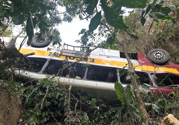 Tragédia em União dos Palmares: vários mortos em acidente com ônibus na Serra da Barriga