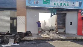 Incêndio destrói loja de eletrodomésticos na madrugada em Arapiraca