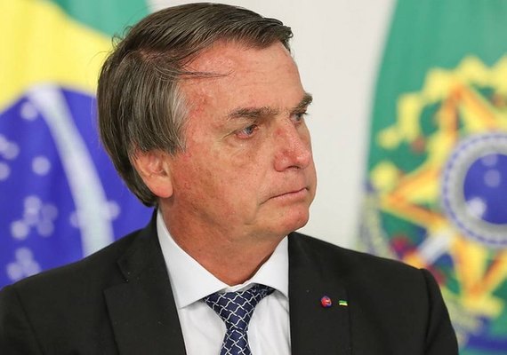 Bolsonaro veta perdão de dívidas à igreja mas sugere que Congresso derrube o veto