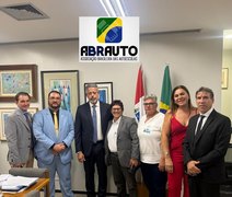 Lira se reúne com autoescolas em meio à proposta que pode deixar a CNH mais acessível