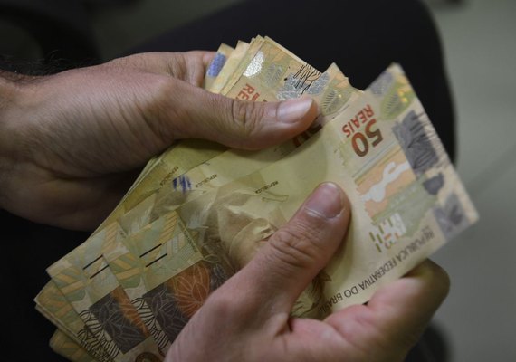 Auxílio Brasil é pago hoje a beneficiários com NIS final 6