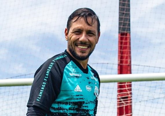Flamengo negocia renovação de contrato com Diego Alves