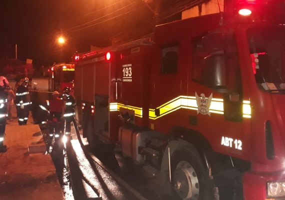 Incêndio atinge escritório jurídico em Maceió