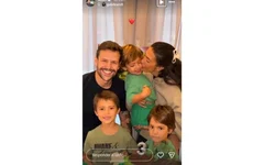 Gabi Brandt e Saulo Poncio com seus filhos