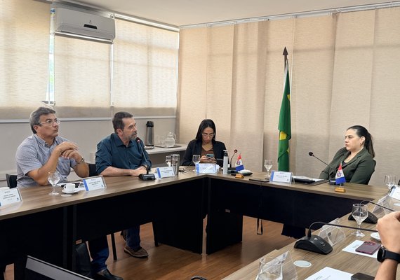 Unicafes-AL debate programa Coop Legal durante reunião do Conecoop