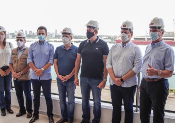 Com investimento de R$ 5,7 milhões, ministro Tarcísio visita terminal do Porto de Maceió