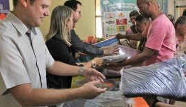 Centro Pop entrega agasalhos às pessoas em situação de rua