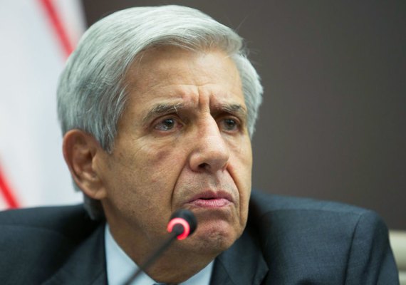 Deputados do PT pedem impeachment do ministro do GSI